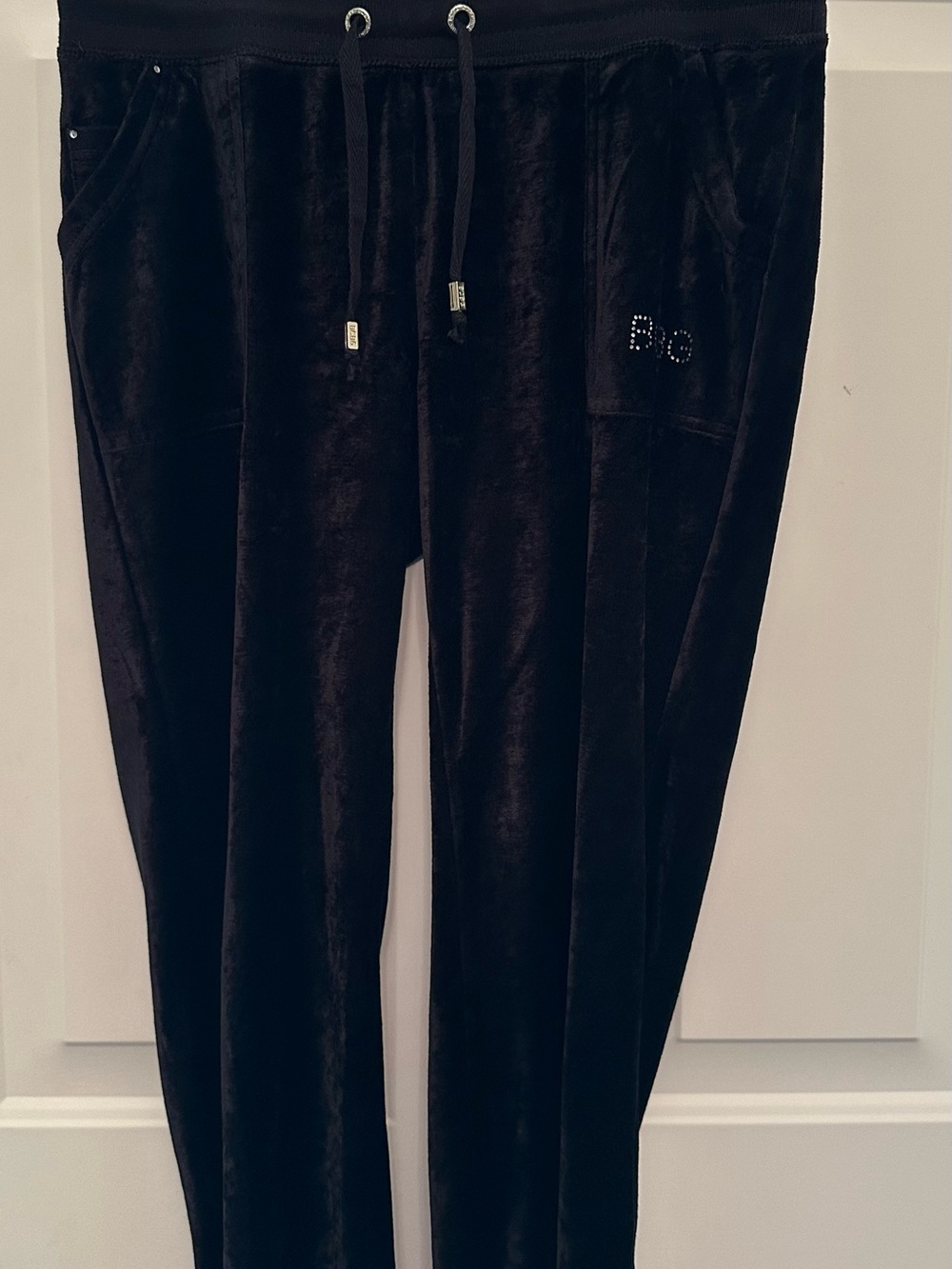 BCBG Max Azria Black Velour-Style Cropped Lounge Pants Size L